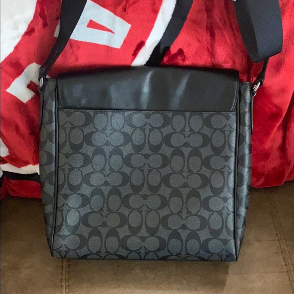 Men’s Coach messenger bag